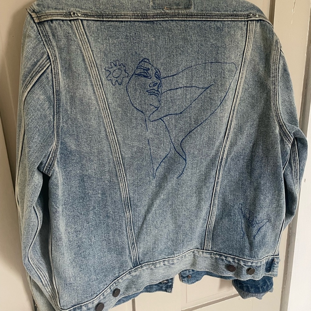 Hollister Light Medium Blue Denim Jacket Relaxed Fit Embroidered Customized Cute - Picture 9 of 10
